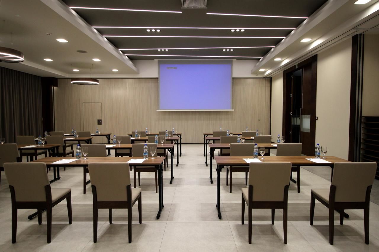 Отель Hotel Na Półboru Серадз-30